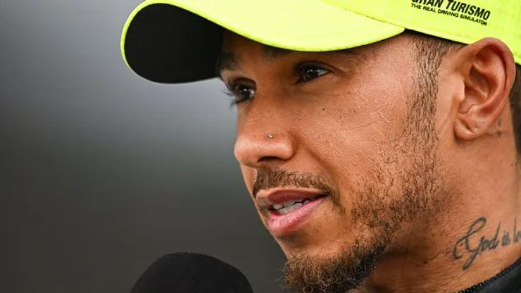 Hamilton segue com contrato com a Mercedes até o fim deste ano