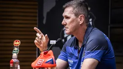 Paulo Turra, técnico do Santos, barrou o meia Daniel Ruiz, antigo alvo do Botafogo no mercado