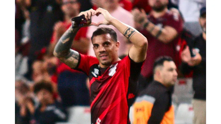 Athletico vende Terans na calada da noite e destino surpreende a todos