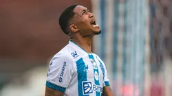 Foto: Fernando Torres/AGIF - Mario Sergio, jogador do Paysandu, lamenta chance perdida durante partida contra o Sao Jose no estadio Curuzu pelo campeonato Brasileiro C 2023.