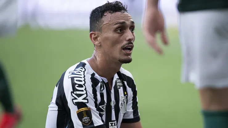 Diego Pituca está de saída do Kashima Antlers, do Japão, e Peixe é sua prioridade em caso de retorno ao Brasil