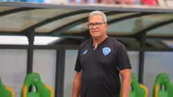 Foto: Fernando Torres/AGIF- Hélio dos Anjos perdeu na sua reestreia