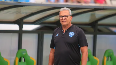 Foto: Fernando Torres/AGIF- Hélio dos Anjos perdeu na sua reestreia