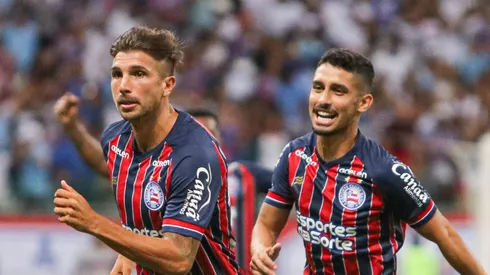 BA - Salvador - 04/02/2023 - COPA DO NORDESTE 2023, BAHIA X FERROVIARIO - Lucas Mugni jogador do Bahia comemora seu gol com Daniel jogador da sua equipe durante partida contra o Ferroviario no estadio Arena Fonte Nova pelo campeonato Copa do Nordeste 2023. Foto: Renan Oliveira/AGIF