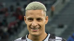 PR - Curitiba - 17/04/2022 - BRASILEIRO A 2022, ATHLETICO PR X ATLETICO MG - Guilherme Arana jogador do Atletico-MG antes da partida contra o Athletico-PR no estadio Arena da Baixada pelo campeonato Brasileiro A 2022. Foto: Robson Mafra/AGIF