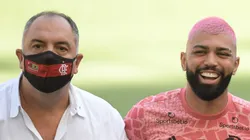 RJ - Rio de Janeiro - 14/02/2021 - BRASILEIRO A 2020, FLAMENGO X CORITNHIANS - Os jogadores Gabigol e Arrascaeta (d) posam ao lado dos dirigentes Marcos Braz (e) e Rodolfo Landim (c) durante homenagem pela marca de 100 pelo Flamengo antes na partida contra Corinthians no estadio Maracana pelo campeonato Brasileiro A 2020. Foto: Fernando Soutello/AGIF