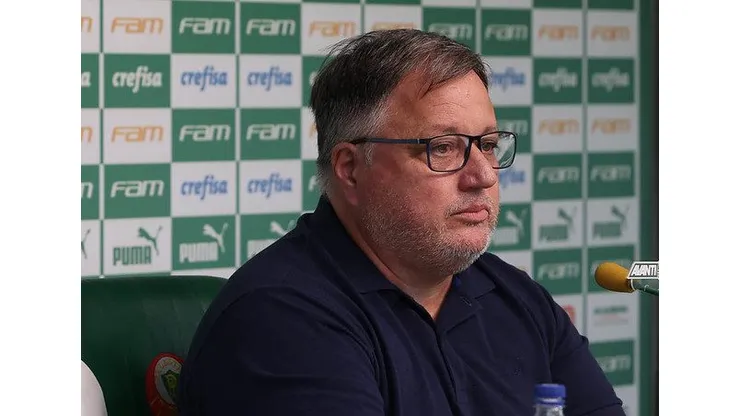 Torcida do Palmeiras ‘desce a lenha’ em Barros após negoci