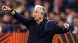 SEVILLE, SPAIN - MARCH 09: Jorge Jesus, Head Coach of Fenerbahce, gives the team instructions during the UEFA Europa League round of 16 leg one match between Sevilla FC and Fenerbahce at Estadio Ramon Sanchez Pizjuan on March 09, 2023 in Seville, Spain. (Photo by Fran Santiago/Getty Images)