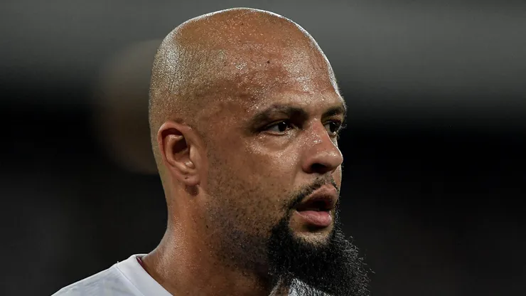 RJ - RIO DE JANEIRO - 20/05/2023 - BRASILEIRO A 2023, BOTAFOGO X FLUMINENSE - Felipe Melo jogador do Fluminense durante partida contra o Botafogo no estadio Engenhao pelo campeonato BRASILEIRO A 2023. Foto: Thiago Ribeiro/AGIF