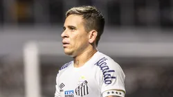 SP - SANTOS - 21/06/2023 - BRASILEIRO A 2023, SANTOS X CORINTHIANS - Soteldo jogador do Santos reclama com a arbitragem durante partida contra o Corinthians no estadio Vila Belmiro pelo campeonato BRASILEIRO A 2023
