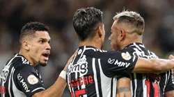 Foto: Gilson Junio/AGIF - Paulinho, Zaracho e Vargas