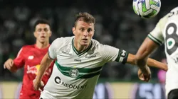 PR - CURITIBA - 06/08/2023 - BRASILEIRO A 2023, CORITIBA X BRAGANTINO - Henrique jogador do Coritiba durante partida contra o Bragantino no estadio Couto Pereira pelo campeonato Brasileiro A 2023. Foto: Robson Mafra/AGIF