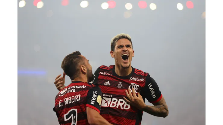 Pedro titular, Gabi banco e 1/2 time mexido: Sampaoli surpreende no Flamengo - Foto: Buda Mendes/Getty Images
