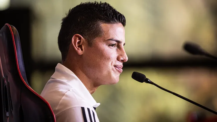 SP - SAO PAULO - 01/08/2023 - SAO PAULO, APRESENTACAO JAMES RODRIGUEZ - James Rodriguez fala aos jornalista durante sua apresentacao oficial como jogador do Sao Paulo em coletiva de imprensa realizada no CT Barra Funda. Foto: Abner Dourado/AGIF