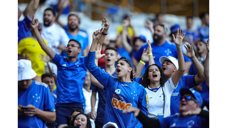 Torcida do Cruzeiro durante partida contra Botafogo no estádio Mineirão pelo campeonato Brasileiro A 2023. Foto: Gilson Lobo/AGIF