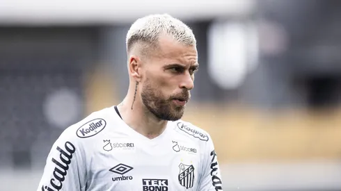 SP - SANTOS - 09/07/2023 - BRASILEIRO A 2023, SANTOS X GOIAS - Lucas Lima jogador do Santos durante partida contra o Goias no estadio Vila Belmiro pelo campeonato Brasileiro A 2023. Foto: Abner Dourado/AGIF