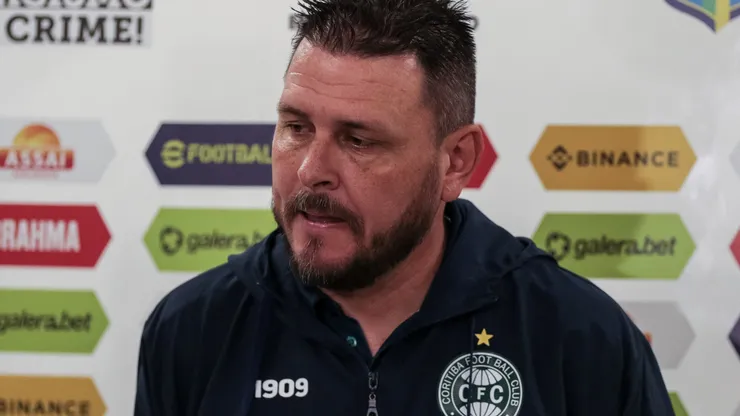 Foto: Robson Mafra/AGIF - Kosloski: técnico vai fazer mudanças no Coxa
