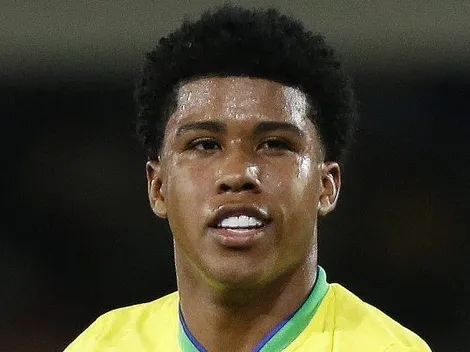 Andrey Santos apronta em estreia na Inglaterra