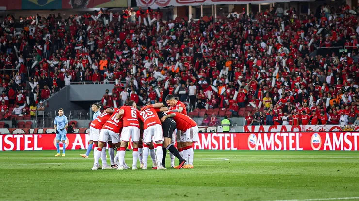 RS - PORTO ALEGRE - 29/08/2023 - LIBERTADORES 2023, INTERNACIONAL X BOLIVAR - Jogadores do Internacional antes da partida contra Bolivar no estadio Beira-Rio pelo campeonato Libertadores 2023. Foto: Maxi Franzoi/AGIF