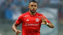 RS - Porto Alegre - 05/03/2023 - GAUCHO 2023, GREMIO X INTERNACIONAL - Wanderson jogador do Internacional lamenta chance perdida durante partida contra o Gremio no estadio Arena do Gremio pelo campeonato Gaucho 2023. Foto: Pedro H. Tesch/AGIF