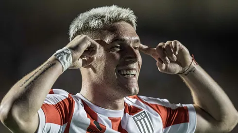 Zaid Romero é companheiro do meia Benjamín Rollheiser no Estudiantes de La Plata - Foto: Heber Gomes/AGIF