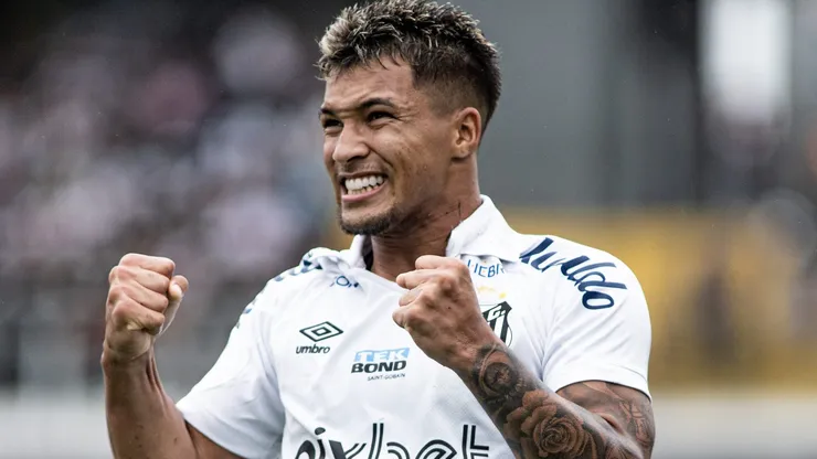 SP - SANTOS - 19/02/2023 - PAULISTA 2023, SANTOS X PORTUGUESA - Marcos Leonardo jogador do Santos comemora seu gol durante partida contra o Portuguesa no estadio Vila Belmiro pelo campeonato Paulista 2023. Foto: Abner Dourado/AGIF