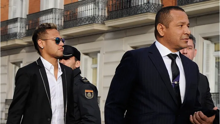 MADRID, SPAIN - FEBRUARY 02: Neymar of FC Barcelona arrives at the National Court accompanied with his father Neymar da Silva Santos on February 2, 2016 in Madrid, Spain. Neymar is due to give evidence in court over allegations of corruption and fraud surrounding his transfer to FC Barcelona. (Photo by Denis Doyle/Getty Images)
