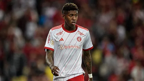 Foto: Thiago Ribeiro/AGIF - Vitão: zagueiro sofreu lesão no Colorado