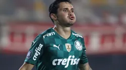 LIMA, PERU - APRIL 21: Raphael Veiga of Palmeiras celebrates after scoring the second goal of his team during a match between Universitario and Palmeiras as part of Group A of Copa CONMEBOL Libertadores 2021 at Estadio Monumental on April 21, 2021 in Lima, Peru. (Photo by Raul Sifuentes/Getty Images)