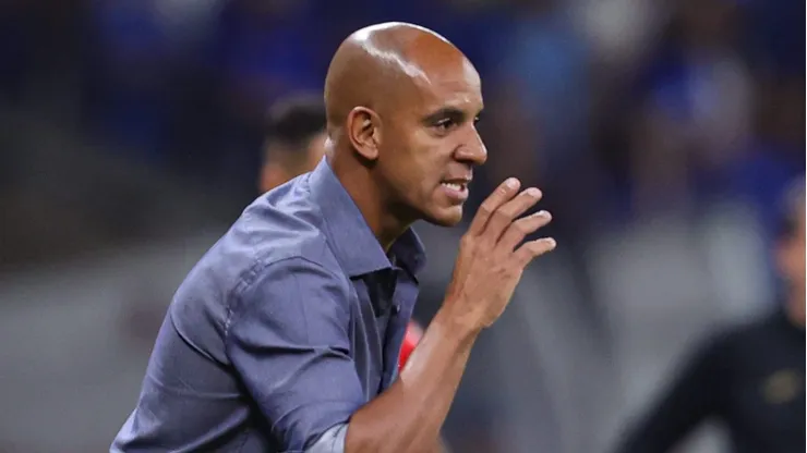 Foto: Gilson Lobo/AGIF - Pepa, ex-tecnico do Cruzeiro, durante partida contra o Corinthians no estadio Mineirao pelo campeonato Brasileiro A 2023.