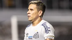 SP - SANTOS - 21/06/2023 - BRASILEIRO A 2023, SANTOS X CORINTHIANS - Soteldo jogador do Santos reclama com a arbitragem durante partida contra o Corinthians no estadio Vila Belmiro pelo campeonato BRASILEIRO A 2023. Foto: Abner Dourado/AGIF