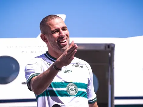 Não vai jogar com Slimani: Coritiba dá aval para jogador acertar com novo clube