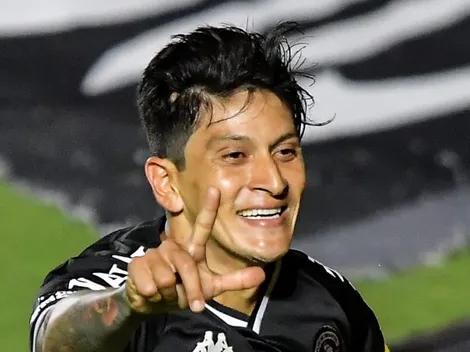 Camisa 9 ‘ganha’ coração da torcida do Vasco e deixa mais saudades que Germán Cano