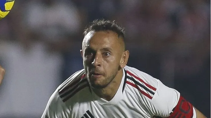 Photo by Miguel Schincariol/Getty Images - Rafinha cita Flamengo e São Paulo em coletiva
