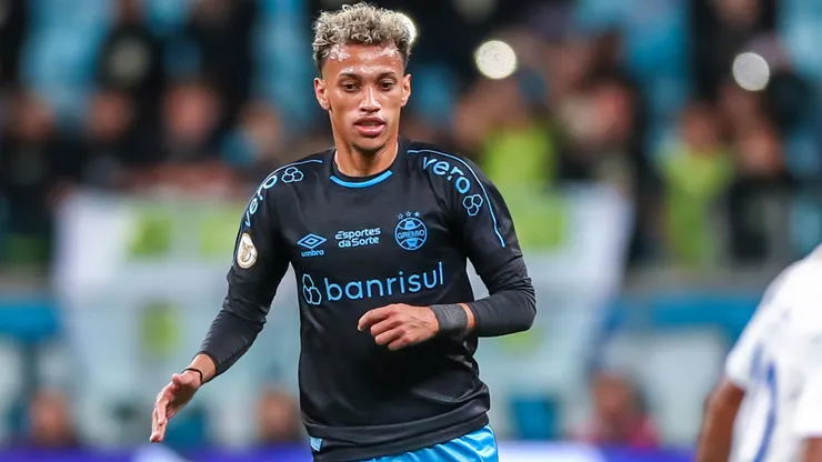 Foto: Lucas Uebel/Grêmio/Divulgação - Bitello: meia foi parar no banco de reservas do Grêmio