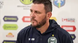 Foto: Robson Mafra/AGIF - Thiago Kosloski: técnico mandou recado aos jogadores do Coritiba