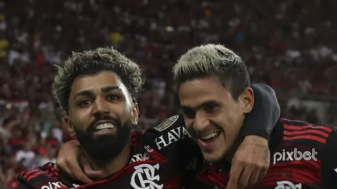 Gabriel Barbosa (L) of Flamengo celebrates with Pedro after scoring the fourth goal of his team during a Copa Libertadores round of sixteen second leg match between Flamengo and Deportes Tolima at Maracana Stadium on July 06, 2022 in Rio de Janeiro, Brazil. (Photo by Buda Mendes/Getty Images)