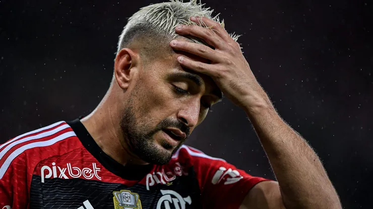 RJ - RIO DE JANEIRO - 26/08/2023 - BRASILEIRO A 2023, FLAMENGO X INTERNACIONAL - De Arrascaeta jogador do Flamengo durante partida contra o Internacional no estadio Maracana pelo campeonato Brasileiro A 2023. Foto: Thiago Ribeiro/AGIF
