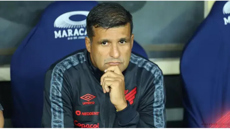 Foto: Divulgação/ Athletico-PR José Tramontin - Wesley Carvalho em jogo com Athletico-PR