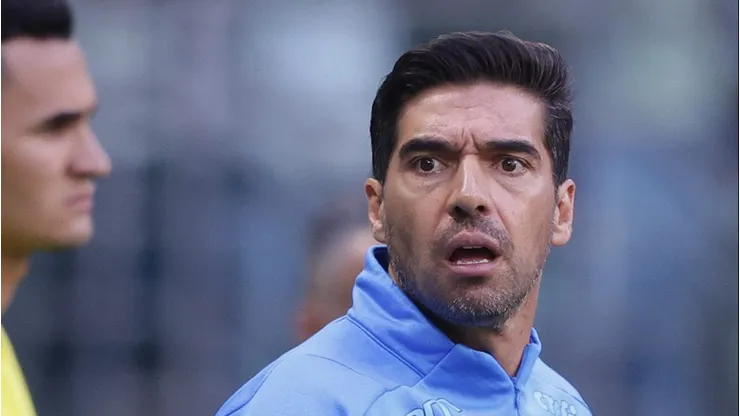 SP - SAO PAULO - 15/04/2023 - BRASILEIRO A 2023, PALMEIRAS X CUIABA - Abel Ferreira tecnico do Palmeiras durante partida contra o Cuiaba no estadio Arena Allianz Parque pelo campeonato BRASILEIRO A 2023. Foto: Ettore Chiereguini/AGIF