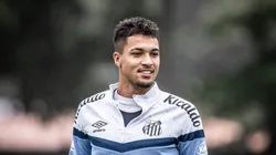 Foto: Raul Baretta/ Santos FC - Marcos Leonardo durante treinamento
