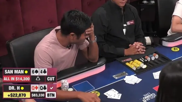 O jogador de poker "San Man" viu as próprias cartas errado (Foto: Reprodução Twitter @HCLPokerShow)