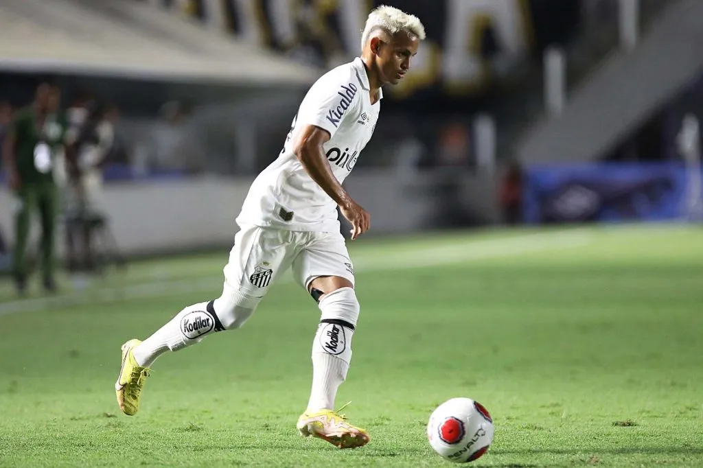 Foto: Pedro Ernesto Guerra Azevedo/Santos FC – Patati tem agradado a Aguirre nos treinos e pode ganhar chance contra o Atlético-MG no decorrer da partida