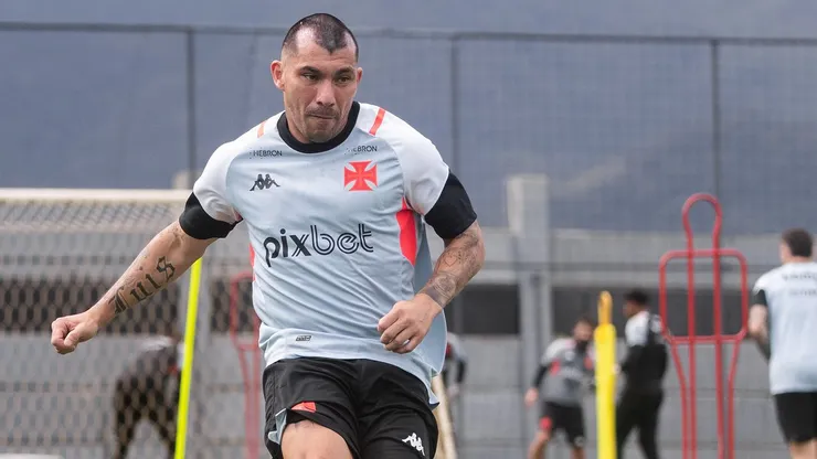 Medel, zagueiro do Vasco treinando para duelo do Campeonato Brasileiro - Foto: Leandro Amorim/CRVG