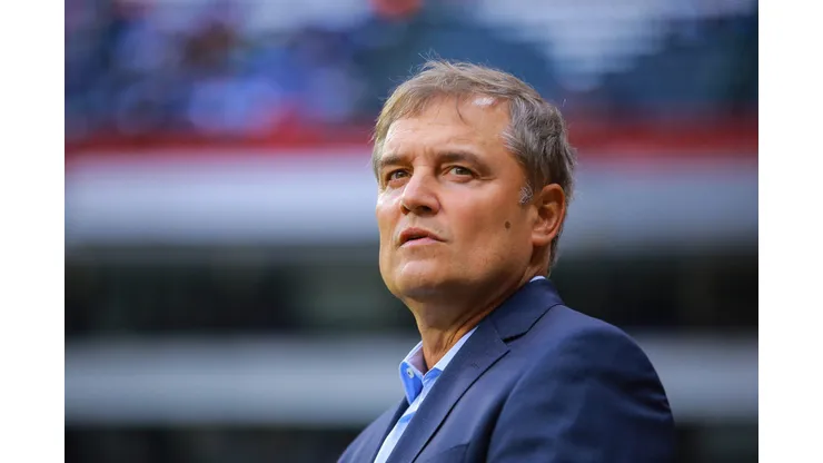 ATÉ MAIS! Aguirre começa a limpa no Santos e 2 jogadores estão DESCARTADOS - Foto: Manuel Velasquez/Getty Images