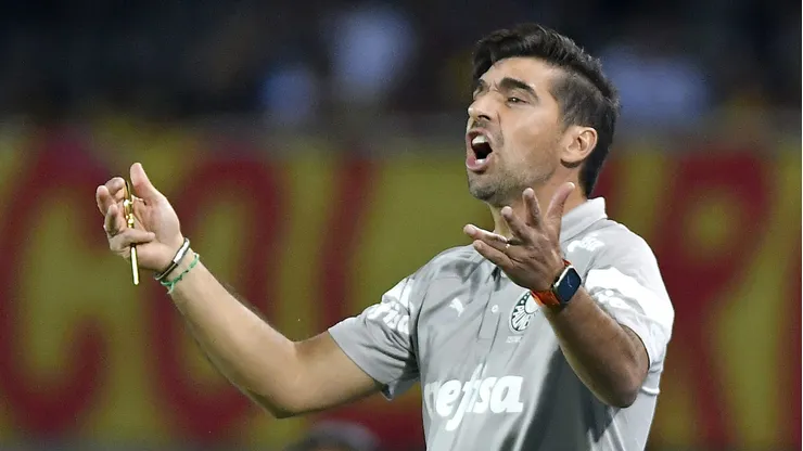 Abel Ferreira admitiu que vai 'pedir o boné' em caso de venda de titulares do Palmeiras na atual janela