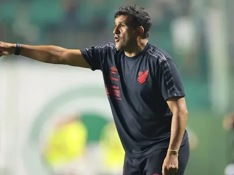 Técnico do Furacão chama atenção por sempre tirar melhor jogador nos jogos