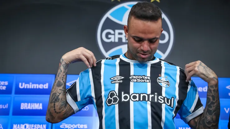 Foto: Lucas Uebel/Grêmio/Divulgação - Luan: meia-atacante retornou ao Grêmio em 2023