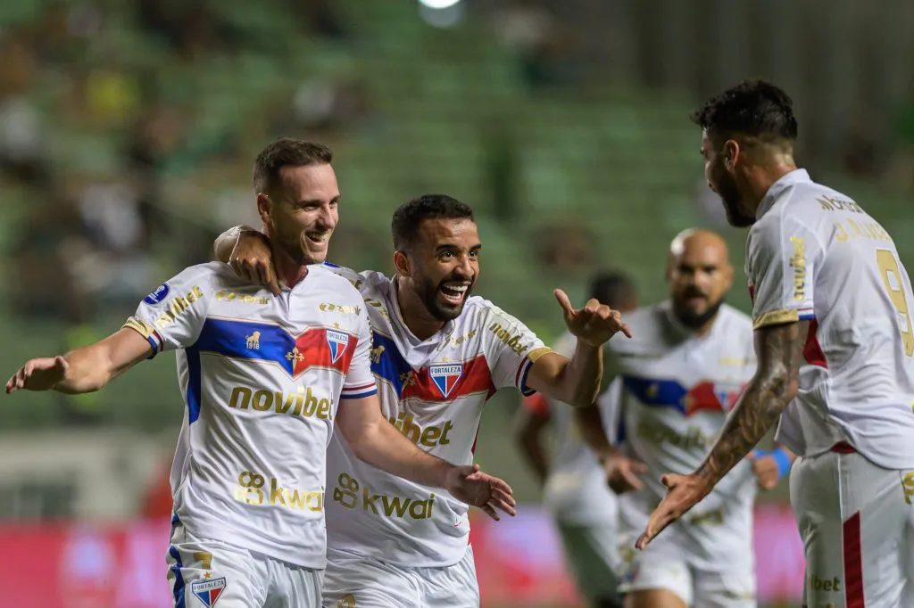 Pochettino (à esquerda) atuou em 16 jogos pelo Fortaleza na atual temporada – Foto: Alessandra Torres/AGIF