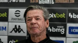 RJ - Rio de Janeiro - 18/07/2022 - VASCO, ALEX TEIXEIRA - O presidente Jorge Salgado fala aos jornalistas durante apresentacao oficial de Alex Teixeira como jogador do Vasco em coletiva de imprensa realizada no CT Moacyr Barbosa. Foto: Thiago Ribeiro/AGIF